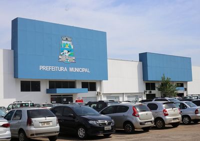 Munic&iacute;pio aponta limita&ccedil;&otilde;es na estrutura atual e abriu sele&ccedil;&atilde;o para encontrar novo espa&ccedil;o para quatro secretarias e centenas de servidores.