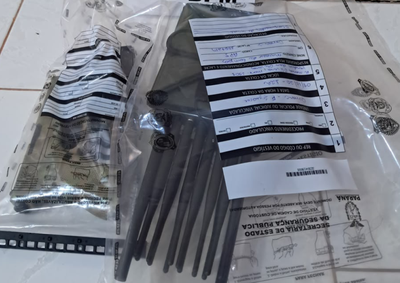 Suspeitos fugiram em alta velocidade, abandonaram carros e tentaram escapar a p&eacute; durante cerco policial.