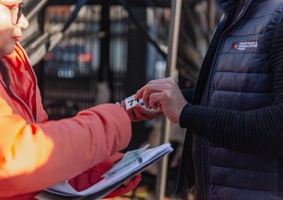 Mutir&atilde;o ser&aacute; realizado de 2 a 6 de novembro e oferece servi&ccedil;os de regulariza&ccedil;&atilde;o migrat&oacute;ria, especialmente importantes para estudantes brasileiros.