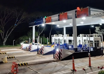 Motoristas que saem de Puerto Iguaz&uacute; passam por duas pra&ccedil;as. Para autom&oacute;veis, a cobran&ccedil;a total por trecho &eacute; de cerca de R$ 12,16.