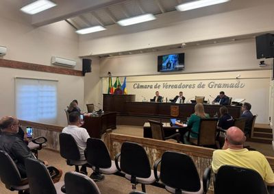 As propostas foram lidas em plen&aacute;rio e agora seguem para tramita&ccedil;&atilde;o nas comiss&otilde;es, onde ser&atilde;o avaliadas pelos vereadores antes de irem &agrave; vota&ccedil;&atilde;o.