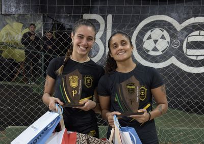 Ao lado da ilheense Isabella Serafim, Roberta subiu ao lugar mais alto do p&oacute;dio ap&oacute;s uma campanha de destaque na competi&ccedil;&atilde;o.
