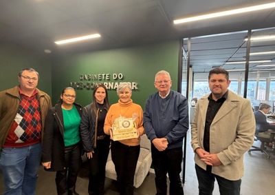 Comitiva esteve em Porto Alegre para entregar convites e refor&ccedil;ar a relev&acirc;ncia do evento para a agricultura familiar, a cultura e o turismo regional.
