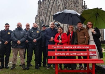 Novos mobili&aacute;rios urbanos foram instalados em pontos de grande circula&ccedil;&atilde;o, ampliando o conforto e a acessibilidade dos espa&ccedil;os p&uacute;blicos.