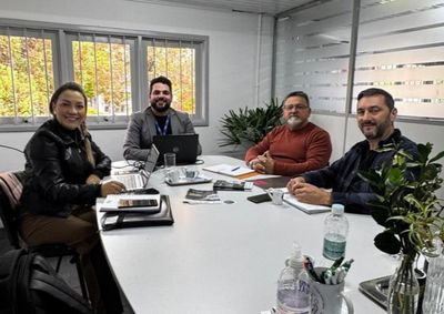 Os programas oferecidos cobrem demandas estruturais das ind&uacute;strias locais, desde o ch&atilde;o de f&aacute;brica at&eacute; o bem-estar dos colaboradores.