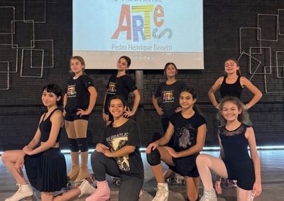 Atualmente, cerca de 120 alunos participam das aulas, em diferentes modalidades.