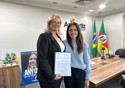 Novo ve&iacute;culo refor&ccedil;ar&aacute; a estrutura da Educa&ccedil;&atilde;o, garantindo mais agilidade no atendimento &agrave;s escolas e melhores condi&ccedil;&otilde;es de trabalho &agrave;s equipes.