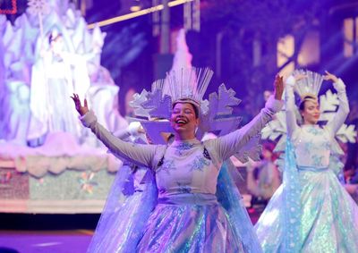 Grande Desfile abre sele&ccedil;&atilde;o de bailarinos, atores, artistas circenses, patinadoras e figurantes para 39 apresenta&ccedil;&otilde;es entre outubro e janeiro.
