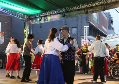 O grupo levar&aacute; ao palco coreografias inspiradas nas dan&ccedil;as tradicionais do RS, reunindo assistidos da APAE Canela e estudantes da Escola Rodolfo Schlieper.