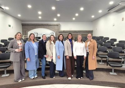 Equipe cumpriu miss&atilde;o institucional em Flores da Cunha, visando a promo&ccedil;&atilde;o de pol&iacute;ticas p&uacute;blicas voltadas &agrave;s mulheres.