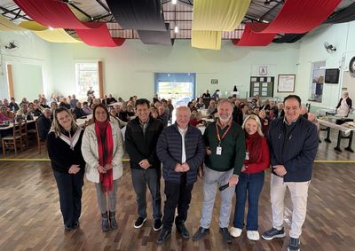Ap&oacute;s o balan&ccedil;o administrativo, as atividades seguiram em clima festivo com um almo&ccedil;o de confraterniza&ccedil;&atilde;o e um animado baile comandado pela Banda Esmeralda.