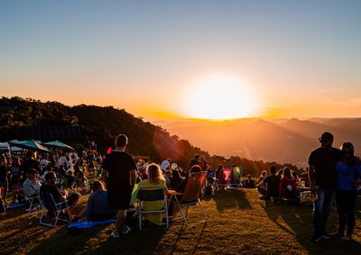 Interessados t&ecirc;m at&eacute; o dia 10 de julho para se inscrever; chamamento p&uacute;blico selecionar&aacute; tr&ecirc;s expositores para atuar nos fins de semana de julho e agosto.