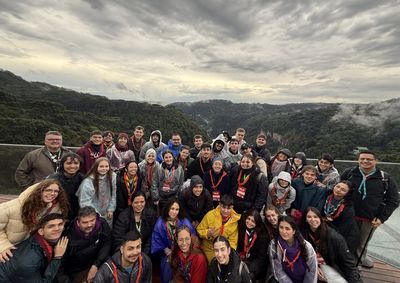 Jovens de diversas regi&otilde;es do pa&iacute;s vivenciaram experi&ecirc;ncia de conex&atilde;o com a natureza e a biodiversidade em atrativo de Canela.