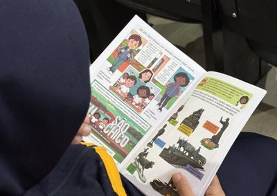 Obra foi lan&ccedil;ada na C&acirc;mara de Vereadores na presen&ccedil;a de estudantes e profissionais da Educa&ccedil;&atilde;o.