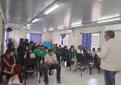 Atividade com estudantes da Escola Municipal David Canabarro promoveu di&aacute;logo sobre escolhas respons&aacute;veis e constru&ccedil;&atilde;o de um futuro saud&aacute;vel.