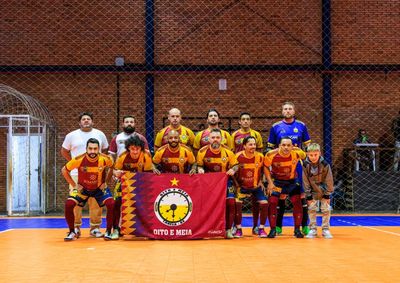 Na primeira partida da final, as equipes Oito e Meia e Suvaco Futsal se enfrentam a partir das 20 horas, no Gin&aacute;sio Carlinhos da Vila.