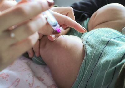 Iniciativa amplia cobertura vacinal e refor&ccedil;a prote&ccedil;&atilde;o de crian&ccedil;as e adolescentes contra doen&ccedil;as.