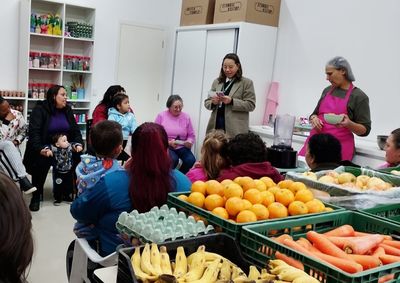 Atividade realizada dia 12 de agosto buscou incentivar o uso criativo de ingredientes e fortalecer a autonomia dos participantes.