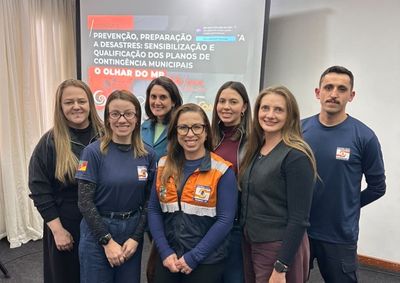 Encontro reuniu &oacute;rg&atilde;os e institui&ccedil;&otilde;es em Bento Gon&ccedil;alves na &uacute;ltima sexta-feira (14), para fortalecer estrat&eacute;gias de preven&ccedil;&atilde;o e resposta a emerg&ecirc;ncias.