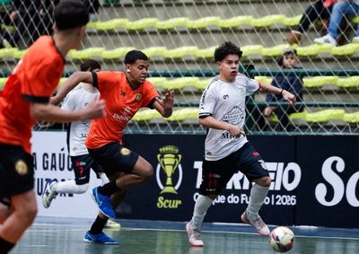 Ap&oacute;s o encerramento da fase classificat&oacute;ria, quatro equipes seguem na disputa pelo t&iacute;tulo em cada categoria.