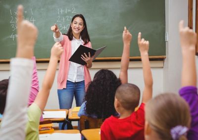 As oportunidades contemplam os cargos de Professor de Educa&ccedil;&atilde;o Art&iacute;stica, Professor de Ingl&ecirc;s e Professor de Geografia.