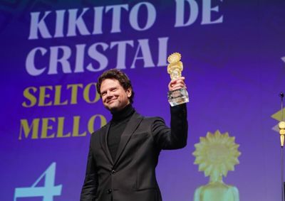 Ator retorna ao festival ap&oacute;s 15 anos e recebe o Kikito de Cristal nesta edi&ccedil;&atilde;o.