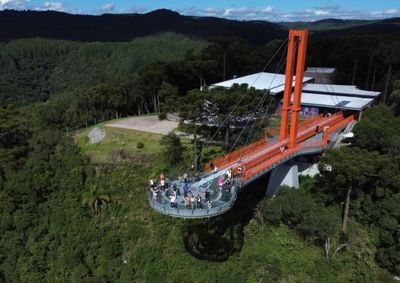 O bilhete promocional contempla exclusivamente a entrada na plataforma, sendo poss&iacute;vel adquirir atra&ccedil;&otilde;es complementares.