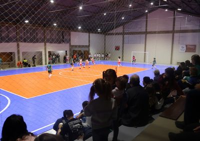 Neste ano, seis equipes disputam o campeonato: Amigas do Futsal, Associa&ccedil;&atilde;o Cl&iacute;nica Futsal, F&ecirc;nix, Gurias do Celtic, Paris e Partiu Viagem Futsal.