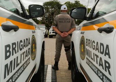 Os dois homens. De 19 e 25 anos, ambos com antecedentes por tr&aacute;fico de drogas, foram presos em flagrante.