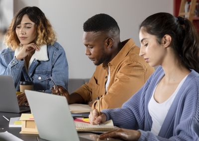 Sele&ccedil;&atilde;o oferece vagas e cadastro reserva para estudantes de n&iacute;veis m&eacute;dio, t&eacute;cnico e superior, com bolsas-aux&iacute;lio de at&eacute; R$ 1,4 mil.