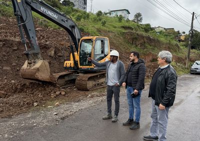 Com investimento superior a R$ 13 milh&otilde;es em parceria com o Governo Federal, interven&ccedil;&atilde;o contempla conten&ccedil;&otilde;es de encosta e pavimenta&ccedil;&atilde;o.