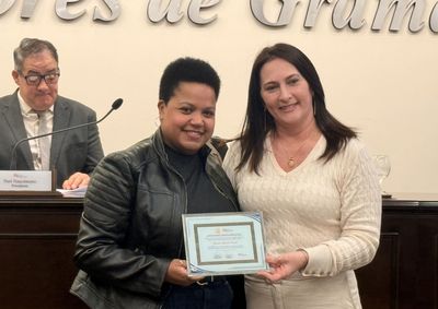 Diretora Giseane Duarte Peixoto venceu a primeira edi&ccedil;&atilde;o da premia&ccedil;&atilde;o com o projeto &ldquo;Orquestra de Flautas: M&uacute;sica e Encanto&rdquo;.