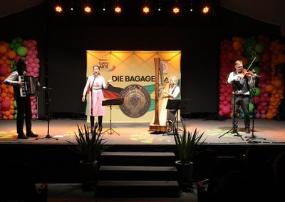 Show reuniu harpa, violino, acorde&atilde;o, viol&atilde;o e voz em um repert&oacute;rio de can&ccedil;&otilde;es tradicionais do Palatinado.