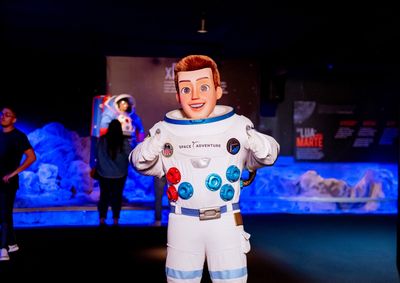 Visitantes de at&eacute; 12 anos acompanhadas de um adulto pagante t&ecirc;m entrada gratuita, incluindo o Combo Space + Planet&aacute;rio.