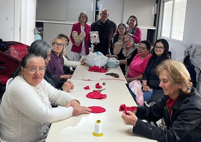 Palestra no CRAS do bairro Canelinha para o grupo de conviv&ecirc;ncia de idosos abordou orienta&ccedil;&otilde;es sobre preven&ccedil;&atilde;o e diagn&oacute;stico do c&acirc;ncer.