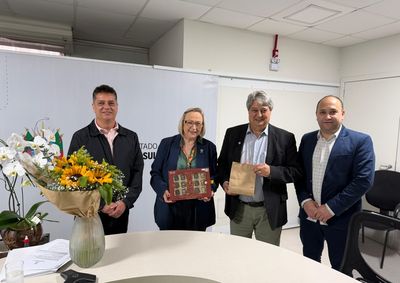 Chefe do Poder Executivo de Gramado teve audi&ecirc;ncias nas Secretarias Estaduais da Sa&uacute;de e do Turismo.