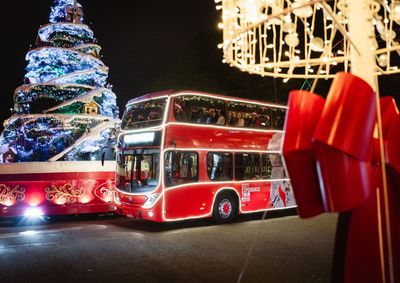 O passeio especial de Natal do Bustour acontece at&eacute; janeiro do ano que vem.