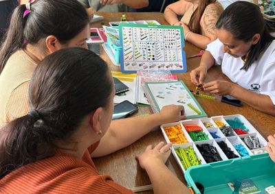 Alunos dos 4&ordm; e 5&ordm; anos e do ensino integral ter&atilde;o aulas pr&aacute;ticas com novos equipamentos. Iniciativa busca desenvolver o racioc&iacute;nio l&oacute;gico.