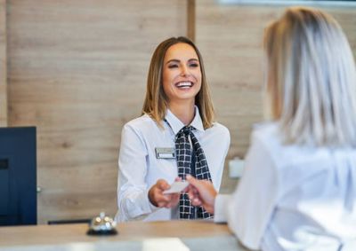 Quadro inclui oportunidades para todos os n&iacute;veis de escolaridade e vagas afirmativas para PCDs. Confira a lista completa e saiba como se candidatar.