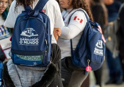 Alunos da rede estadual podem concorrer &agrave;s oportunidades exclusivas para o munic&iacute;pio. O programa custeia todas as despesas da viagem internacional.