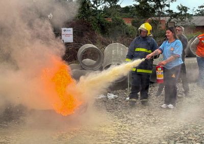 Treinamento prepara professores e funcion&aacute;rios para situa&ccedil;&otilde;es de emerg&ecirc;ncia.