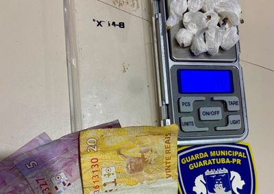 Guarda Civil Municipal apreendeu drogas e dinheiro durante patrulhamento.