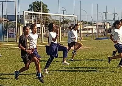 Aulas visam desenvolver coordena&ccedil;&atilde;o, disciplina e despertar novos talentos locais.
