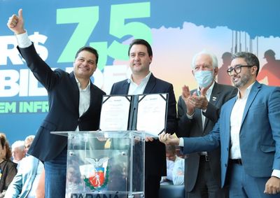 Agenda em Paranagu&aacute; incluiu a&ccedil;&otilde;es na educa&ccedil;&atilde;o, infraestrutura e regulariza&ccedil;&atilde;o fundi&aacute;ria