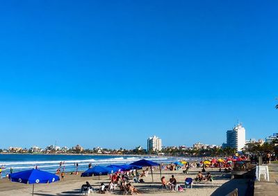 Fim de semana registrou 25 graus e movimento intenso na orla da cidade.