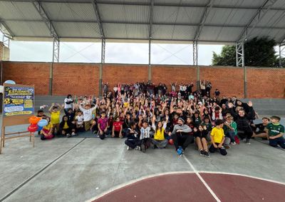 Atividades reuniram cerca de 200 alunos do 3&ordm; ao 5&ordm; ano em torneio de queimada, brincadeiras e a&ccedil;&otilde;es de conviv&ecirc;ncia