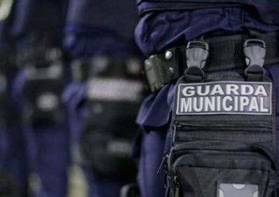 V&iacute;tima foi encontrada com les&otilde;es; suspeito tentou fugir, mas acabou detido.