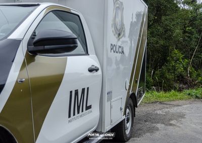 Amigo tentou realizar o resgate com uma corda, mas a v&iacute;tima acabou afundando.