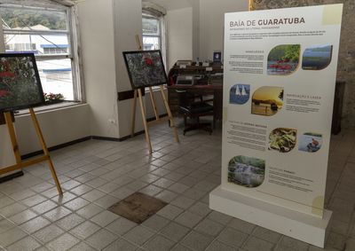 Exposi&ccedil;&atilde;o dedicada &agrave; hist&oacute;ria de Guaratuba marca a reabertura do espa&ccedil;o, que ter&aacute; atividades culturais e novas interven&ccedil;&otilde;es previstas no entorno da pra&ccedil;a