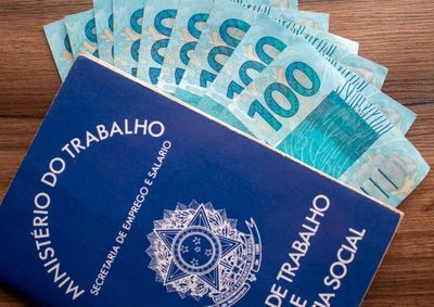 Proposta enviada ao Congresso nesta segunda-feira (31) eleva previs&atilde;o do piso nacional, mas n&atilde;o prev&ecirc; reajuste no benef&iacute;cio m&iacute;nimo do programa social